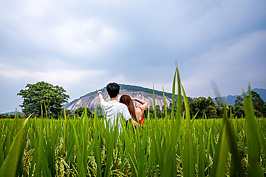 情侣游广东封开大斑石景区