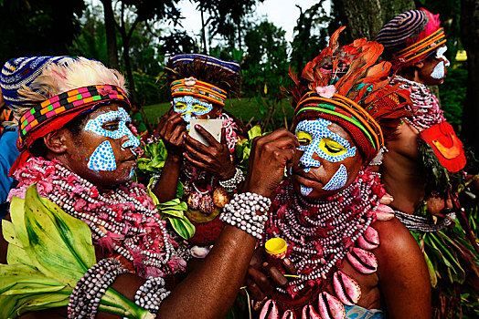 土著,涂绘,群体,高地,部落,唱歌,节日,戈罗卡,巴布亚新几内亚,大洋洲