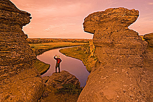 远足者,牛奶河,文字,石头,省立公园,艾伯塔省,加拿大