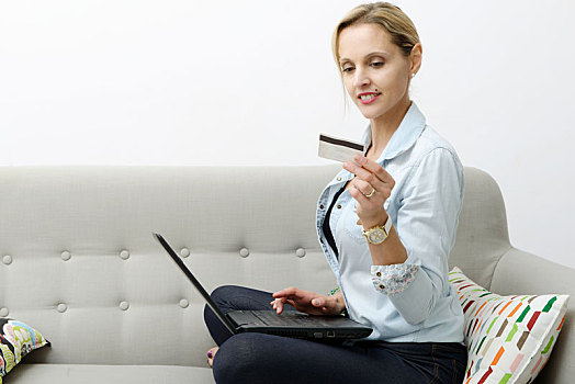 女人,网上购物,信用卡,笔记本电脑
