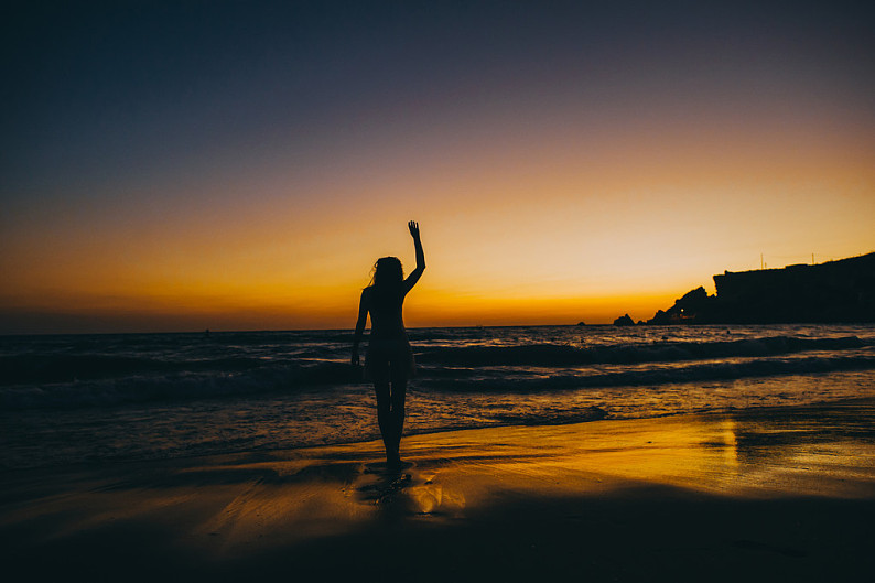 剪影,女孩,日落,美女,海边_高清图片_全景视觉