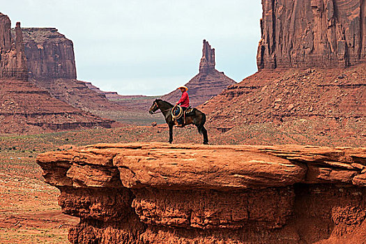 岩石构造,印第安,骑马,纪念碑谷纳瓦霍部落公园,亚利桑那,美国,北美