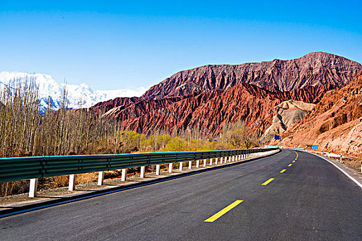 新疆,红石山,公路,蓝天
