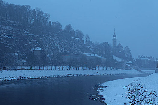 萨尔察赫河雪景