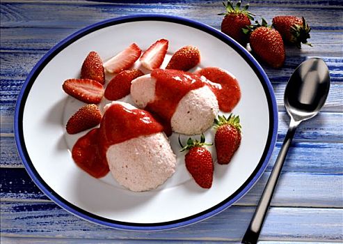 草莓,巴伐利亚奶油甜点