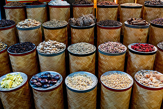 迪拜迪拜湾旅游船码头小商品市场香料摊