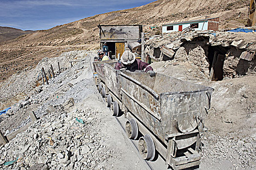 玻利维亚,波托西地区,矿工,卡车