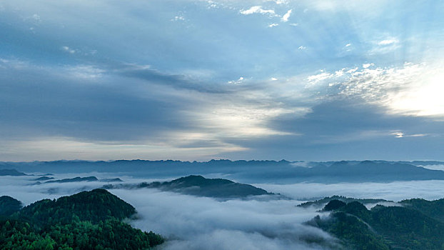 重庆酉阳,雨后日出雾海美乡村