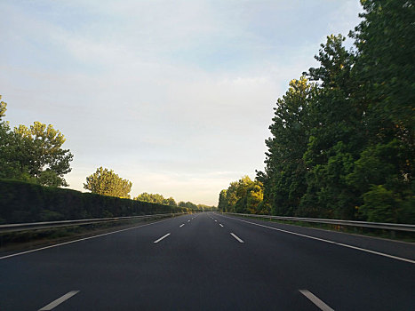 道路美景,清晨高速路