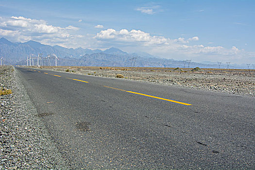 风力发电站道路风光