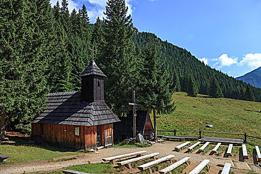 山,小教堂