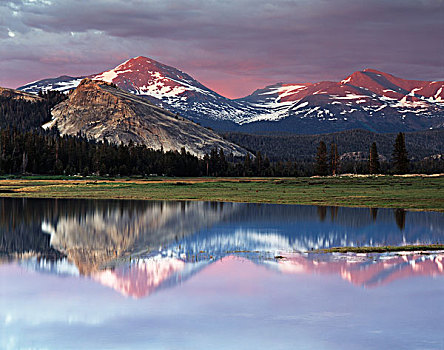 加利福尼亚,内华达山脉,优胜美地国家公园,圆顶,反射,河,草地,日落,大幅,尺寸