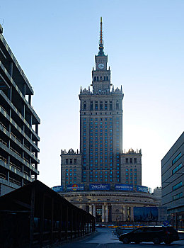 波兰华沙波兰最高建筑,230米高的科学文化宫