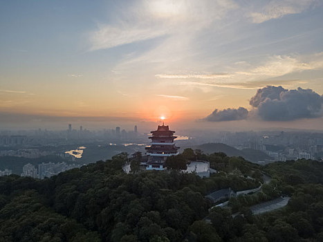 航拍清晨时分的惠州高榜山景区挂榜阁风光