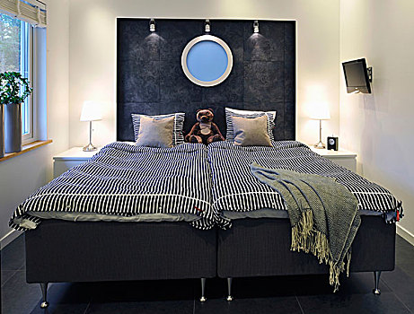 暗色,灰色,双人床,条纹,遮盖,蓝色,玻璃,床头板