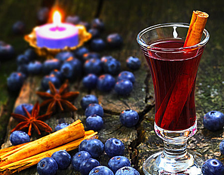 蓝莓,烈性酒
