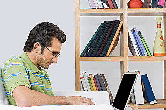 男人,笔记本电脑,扶手椅