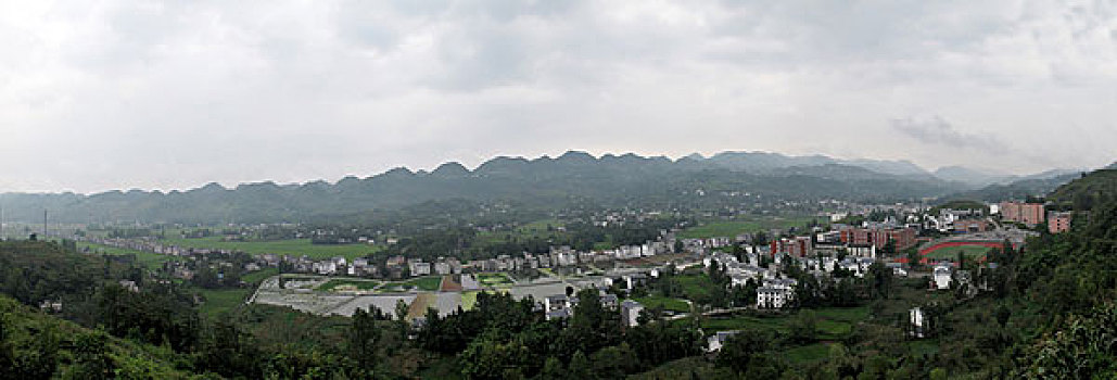 雨中巫溪上磺镇全景图