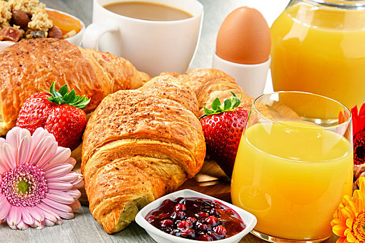 早餐,牛角面包,咖啡,水果,橙汁