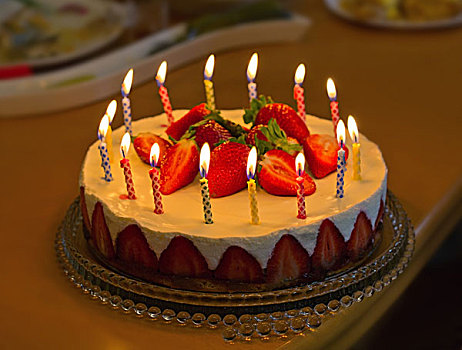 草莓,生日蛋糕,蜡烛