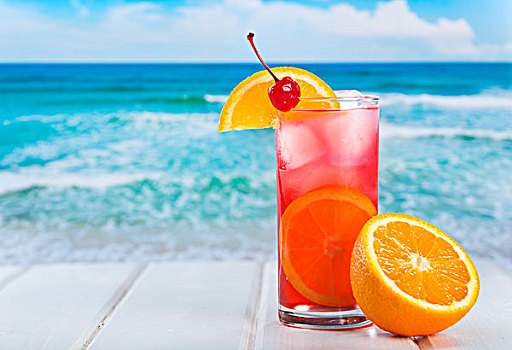 水果鸡尾酒,橙子片,海滩