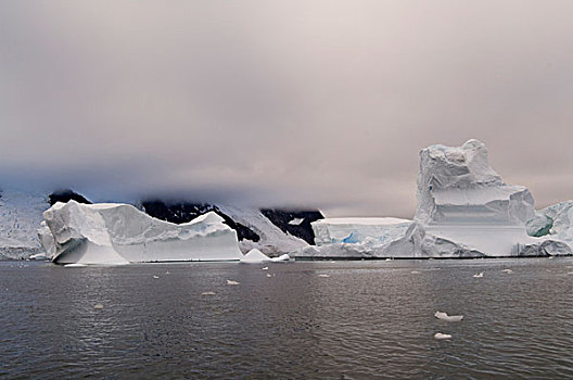 南极,南极半岛,雷麦瑞海峡,冰山,靠近