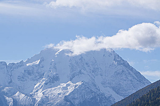 雅拉雪山山