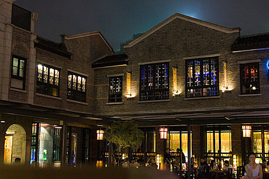 拍摄于亚洲,中国,上海新天地的建筑,2005年7月