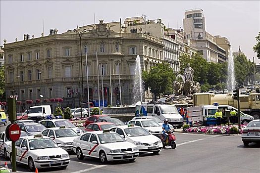 交通,道路,正面,宫殿,西贝里斯广场喷泉,西贝列斯广场,马德里,西班牙