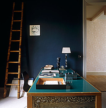 竹子,梯凳,深蓝,墙壁,居家办公,特征,书桌,蓝色