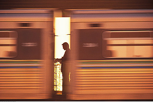 男人,火车站