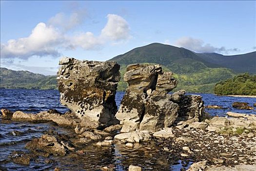 岩石构造,湖,基拉尼国家公园,爱尔兰