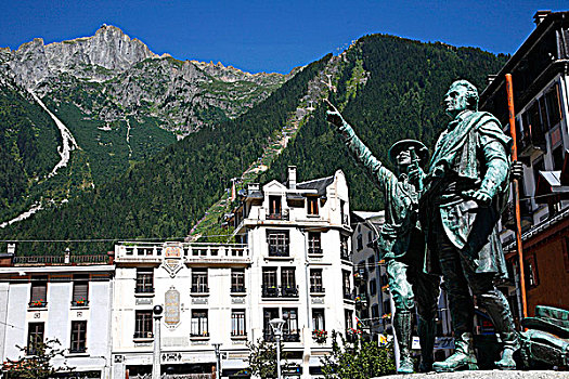 法国,隆河阿尔卑斯山省,上萨瓦省,夏蒙尼,广场,雕塑,链子
