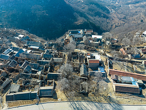 悬崖上的村庄莱芜逯家岭