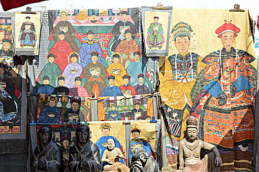 潘家园旧货市场售卖的画像,北京