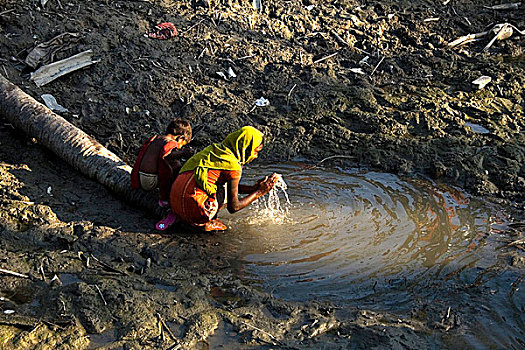 气旋,淡水,活力,必需品,幸存者,库尔纳市,孟加拉,一月,2008年