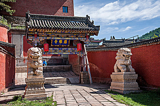 山西忻州市五台山罗睺寺寺院牌坊