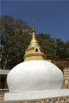 波芭山,缅甸