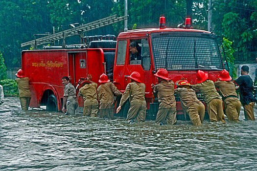推,救助,交通工具,道路,洪水,雨,水,达卡,孟加拉,七月,2007年