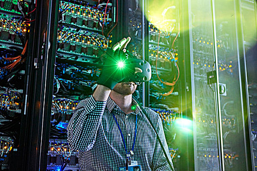 男性,电脑程序员,虚拟现实,玻璃,发光,手套,服务器机房