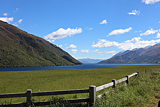 湖畔美景