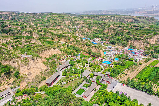 航拍河南巩义石窟寺,巩县石窟