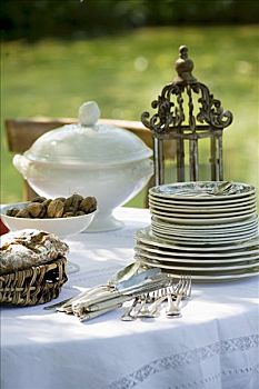 瓷器,餐具,面包,桌上,花园
