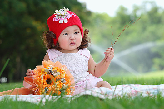 小,亚洲人,女孩,穿,红色,帽子,玩,高兴,微笑,公园,特写