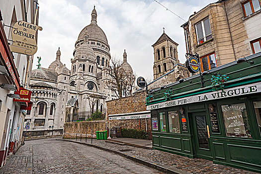 巴黎圣心大教堂附近街道