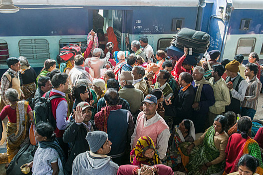人群,人,推,室内,列车,站台,火车站,阿拉哈巴德,北方邦,印度,亚洲