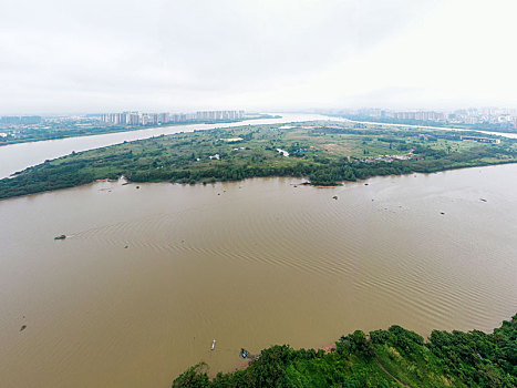 航拍海南海口府城镇农场,南渡江水道沙洲岛屿