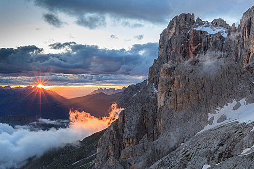 日落,多罗迈特,阿尔卑斯山,意大利