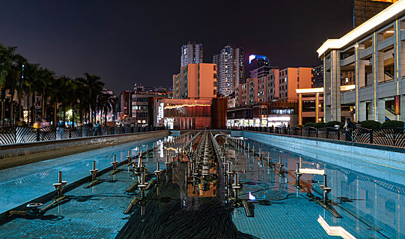 城市公共广场夜景