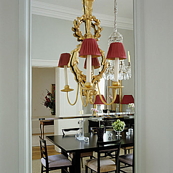 黄铜,吊灯,红色,镜子,黑色,就餐,椅子,反射